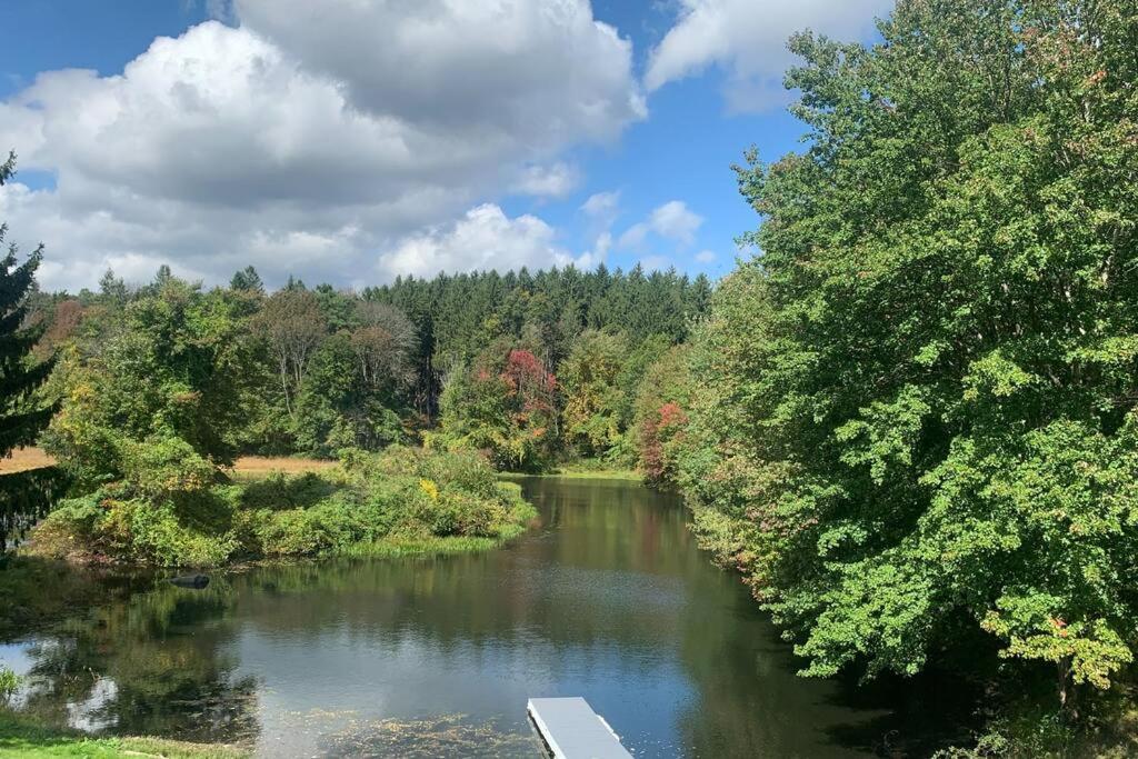 Henryville Gorgeous Poconos Springtime By The Lake! מראה חיצוני תמונה